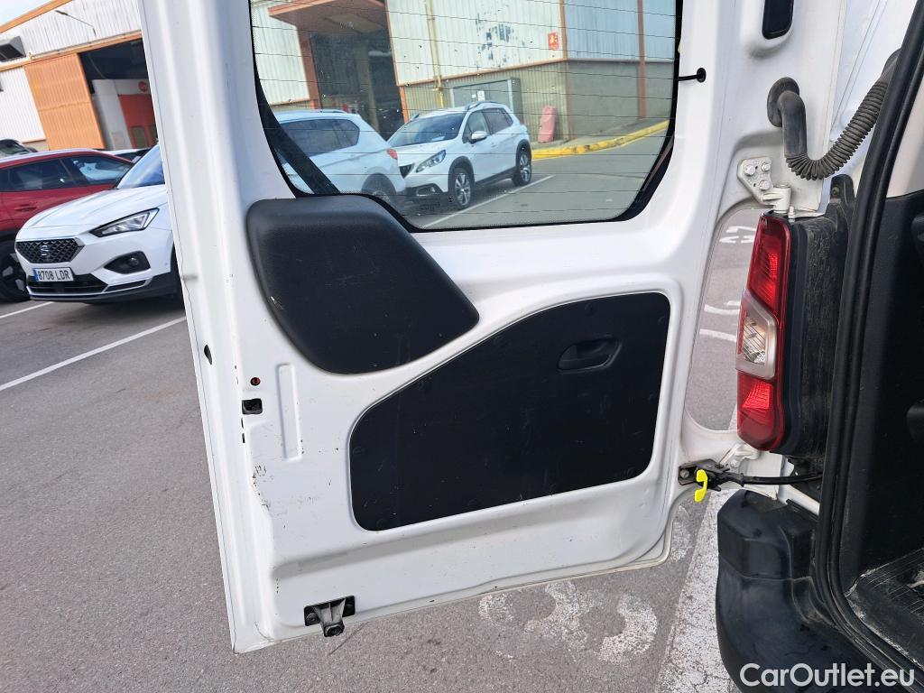  Citroen  Berlingo CITROEN  / 2018 / 4P / combi Talla M BlueHDi 100 S&S LIVE (AC) #1