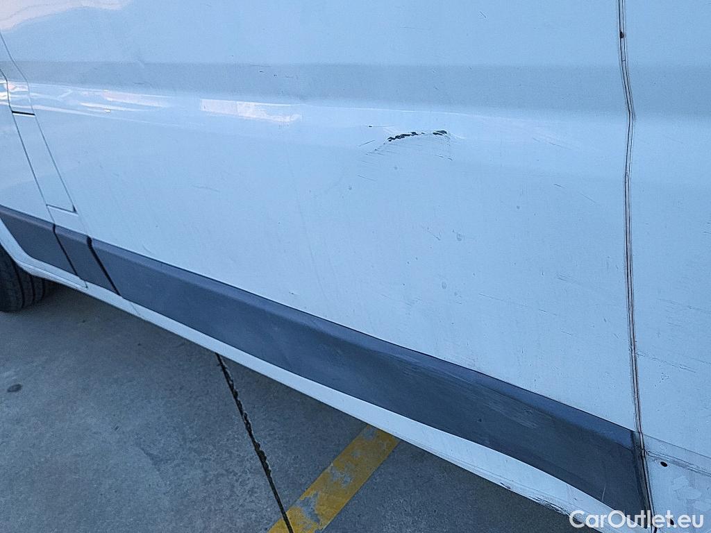  Fiat  Ducato FIAT  / 2014 / 4P / furgón 35 2.3 Multijet Furgón Largo Alto 96kW #79