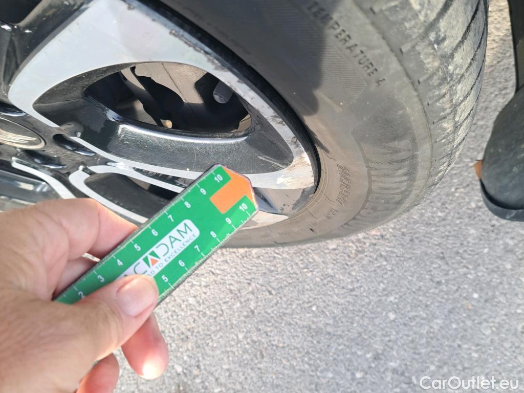  Citroen  Berlingo CITROEN  / 2018 / 5P / combi Talla M BlueHDi 100 S&S FEEL PACK (IND) #24