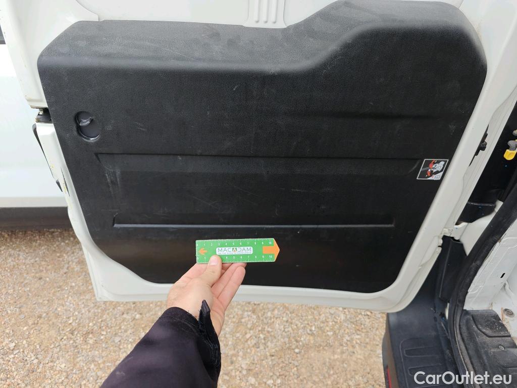  Fiat  Doblo FIAT Doblò Cargo/2015/4P/furgón derivado de turismo Cargo Maxi SX 1.6 Mjet 78kW (105CV) #19