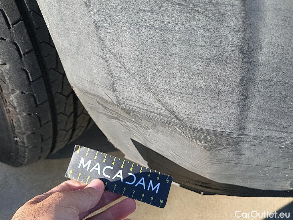  Fiat  Ducato FIAT  / 2014 / 4P / furgón 35 2.3 Multijet Furgón Largo Alto 96kW #33