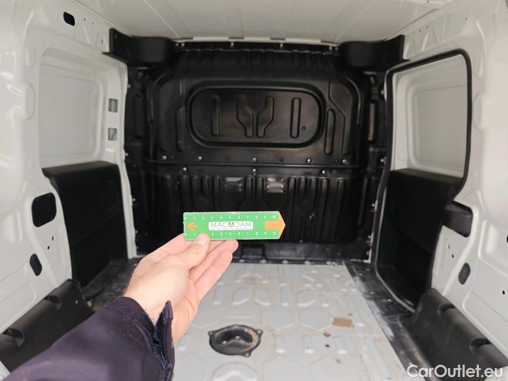  Fiat  Doblo FIAT Doblò Cargo/2015/4P/furgón derivado de turismo Cargo Maxi SX 1.6 Mjet 78kW (105CV) #21
