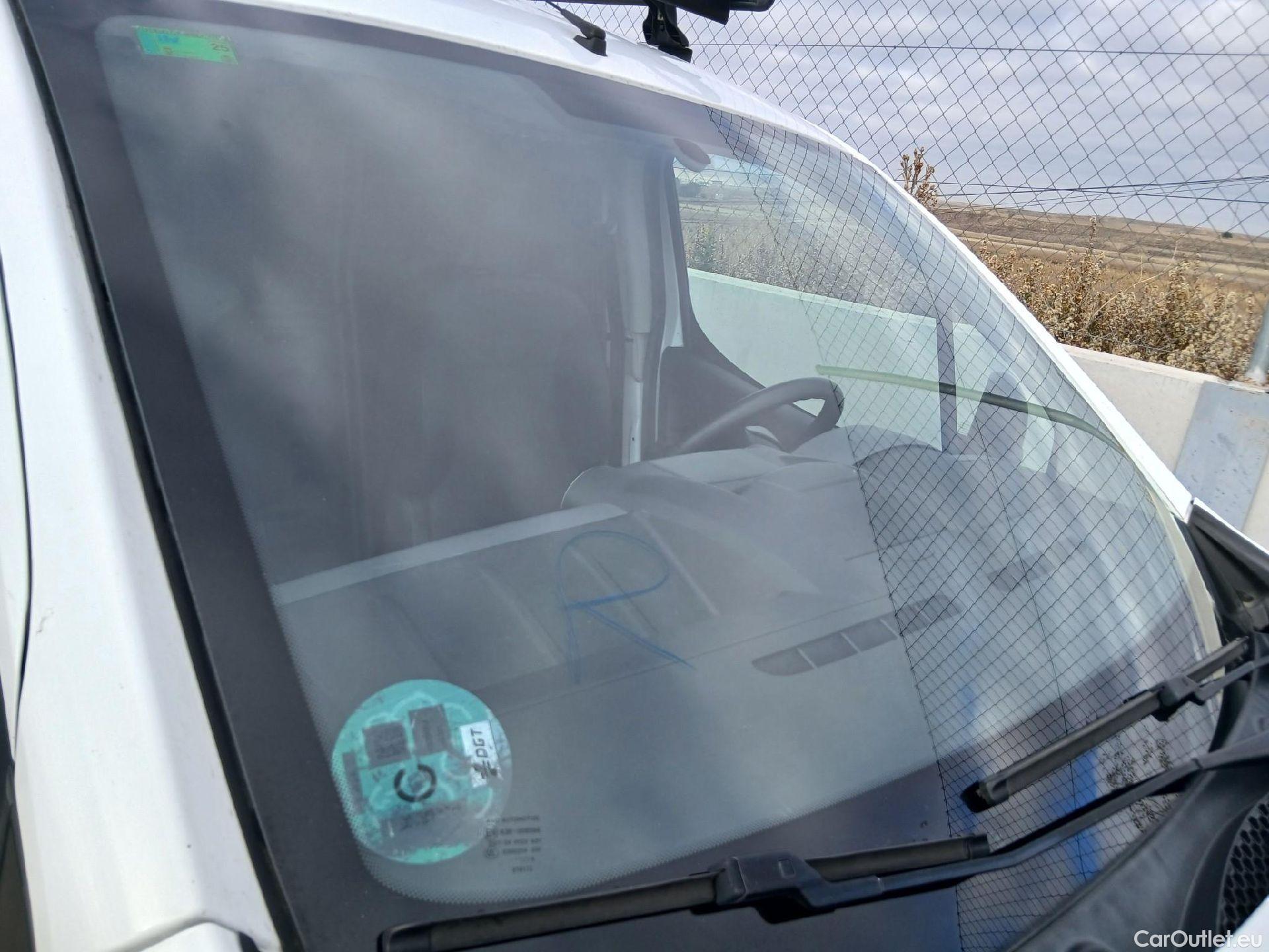  Citroen  Berlingo CITROEN  / 2015 / 3P / furgón derivado de turismo BlueHDi 74KW (100CV) #11