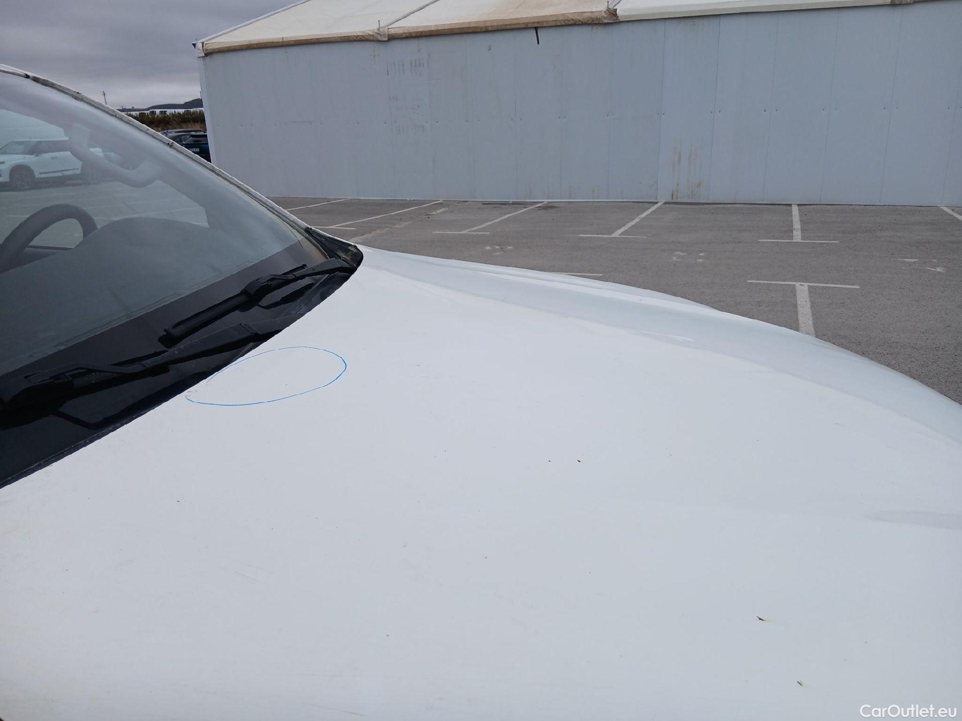  Toyota  Hilux TOYOTA  / 2016 / 4P / pickup 2.4 D-4D Cabina Doble GX #16