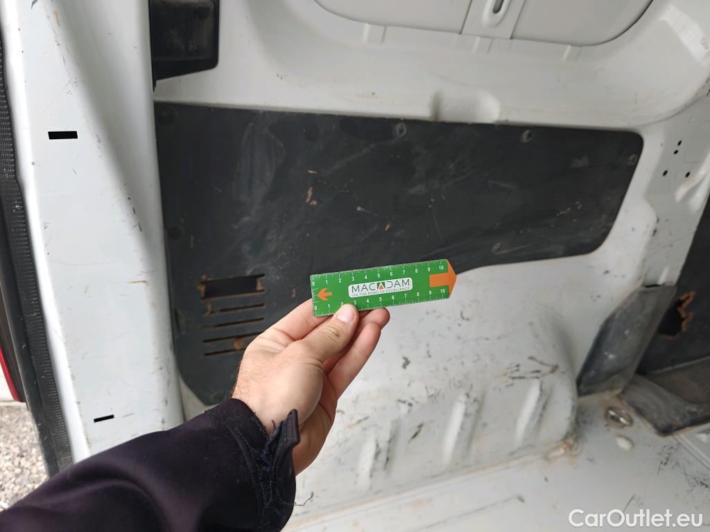  Opel  Vivaro OPEL  / 2019 / 4P / furgón 1.5 Diésel 74kW(100CV)M Std Exp #47