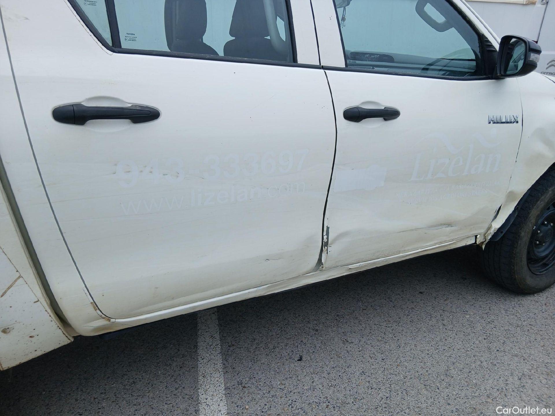  Toyota  Hilux TOYOTA  / 2016 / 4P / pickup 2.4 D-4D Cabina Doble GX #42