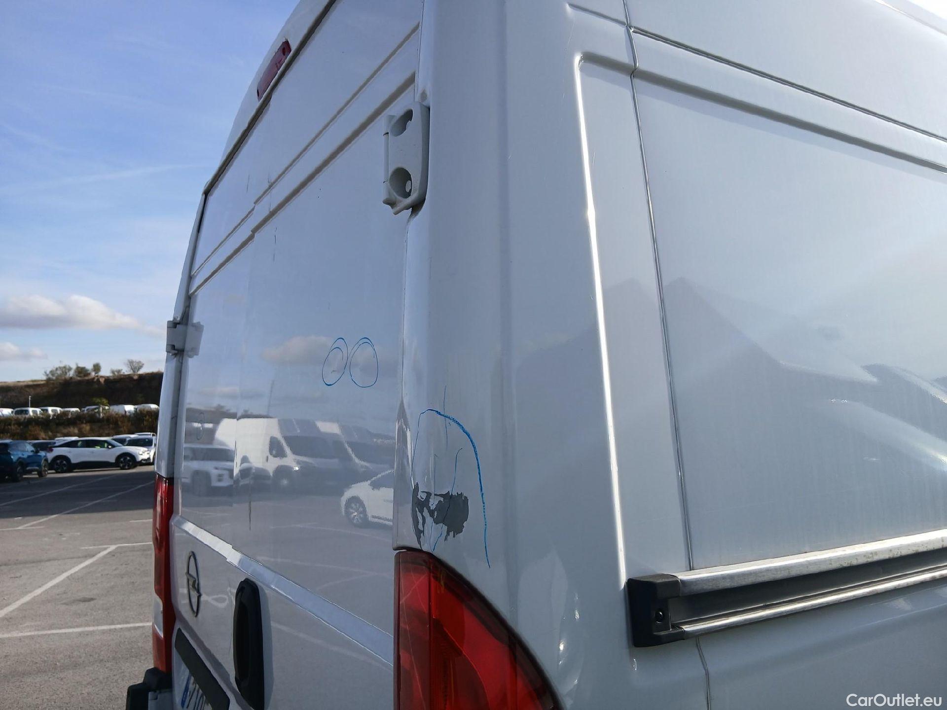  Opel  Movano OPEL  / 2021 / 4P / Furgón Base L2H2 3.5T 2.2 BHDi 88kW #40