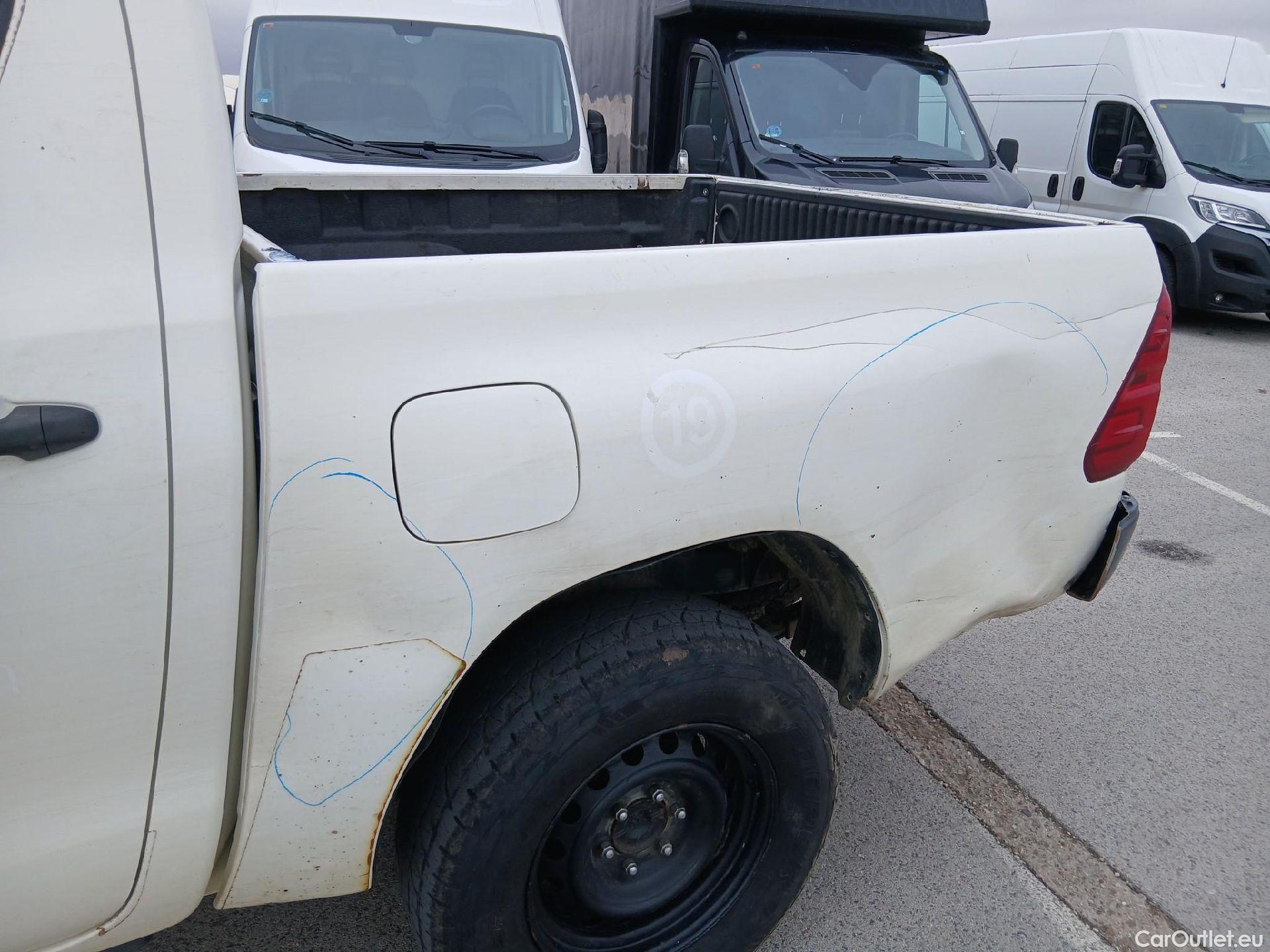  Toyota  Hilux TOYOTA  / 2016 / 4P / pickup 2.4 D-4D Cabina Doble GX #26