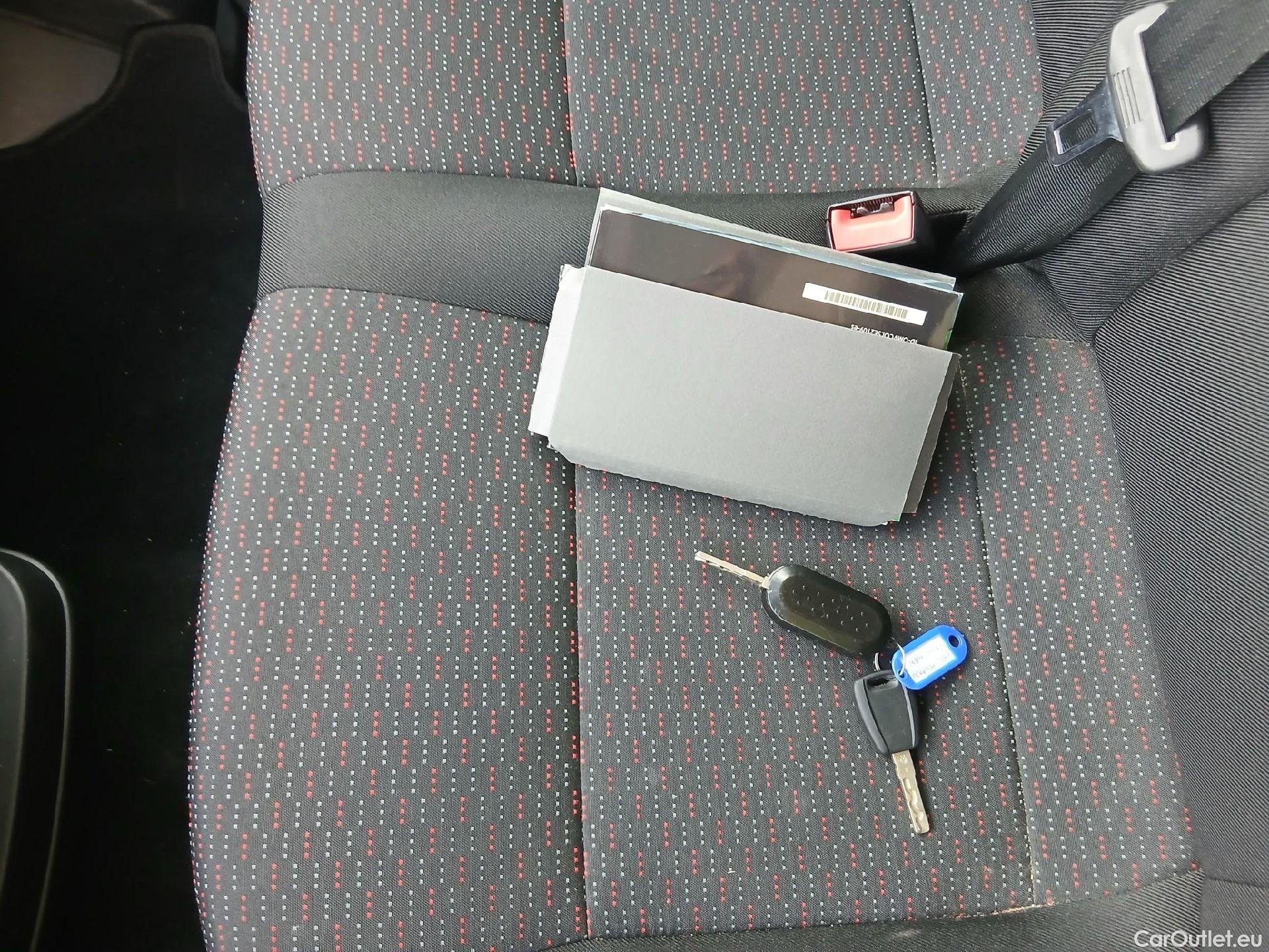  Opel  Movano OPEL  / 2021 / 4P / Furgón Base L2H2 3.5T 2.2 BHDi 88kW #1