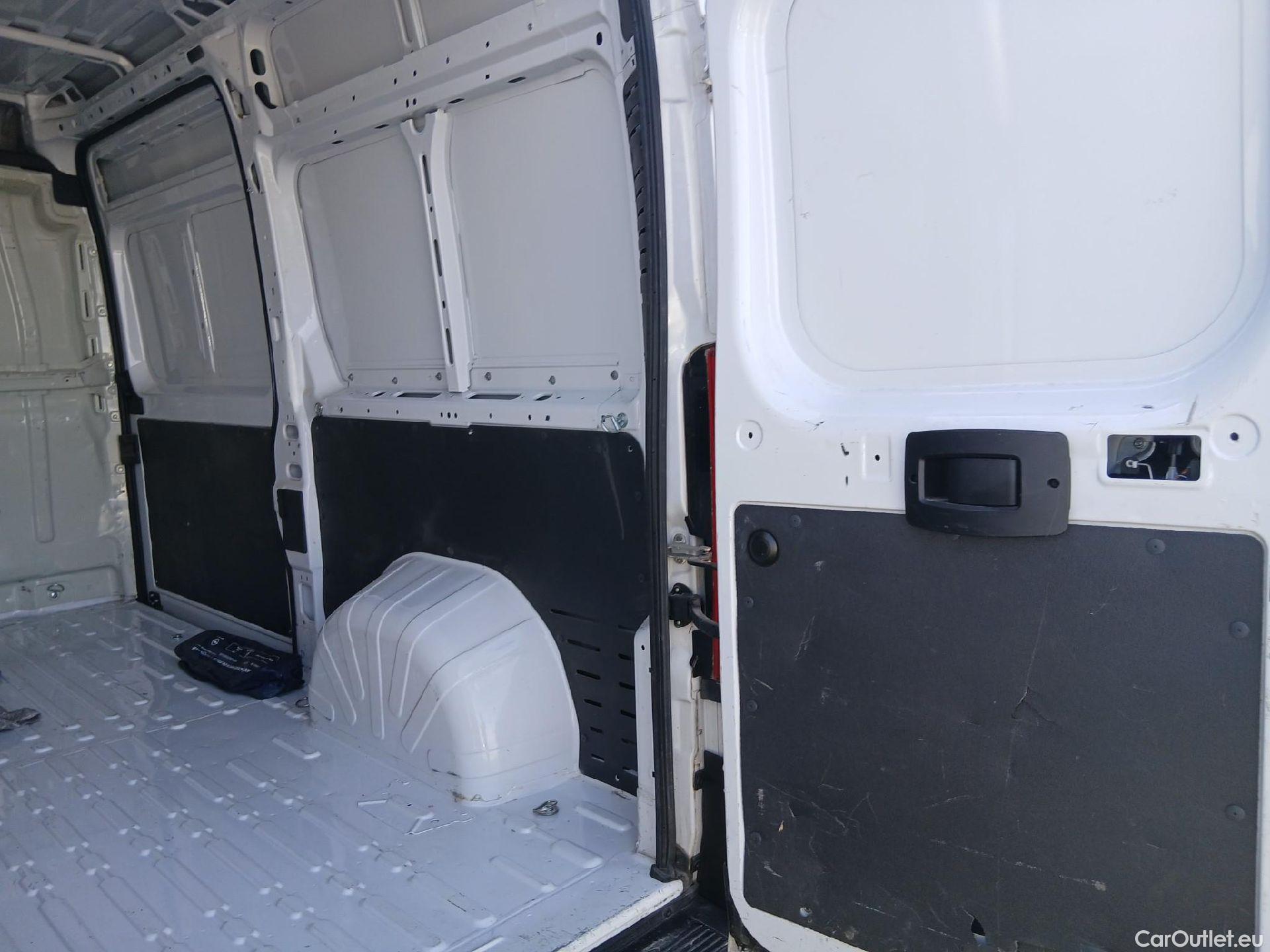  Opel  Movano OPEL  / 2021 / 4P / Furgón Base L2H2 3.5T 2.2 BHDi 88kW #6