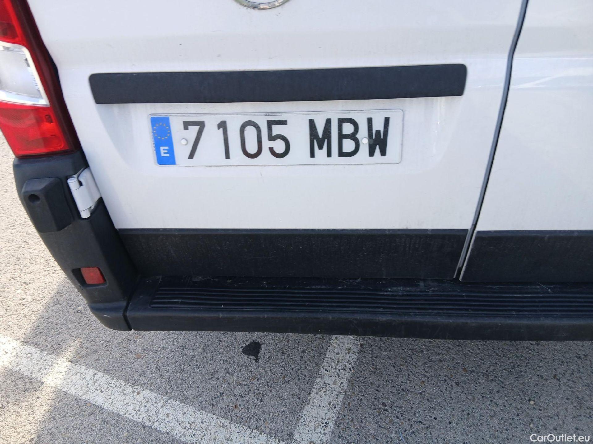  Opel  Movano OPEL  / 2021 / 4P / Furgón Base L2H2 3.5T 2.2 BHDi 88kW #35