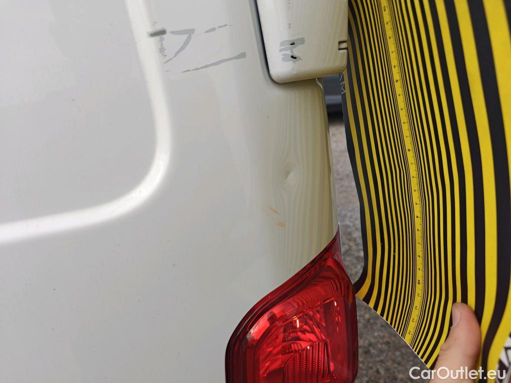  Opel  Vivaro OPEL  / 2019 / 4P / furgón 1.5 Diésel 74kW(100CV)M Std Exp #22