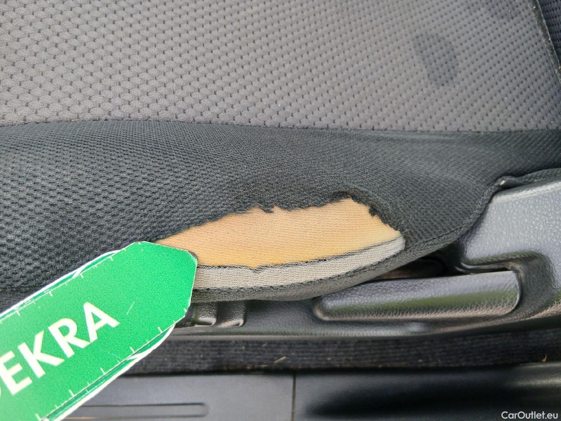  Mitsubishi  L200 MITSUBISHI  / 2019 / 4P / pickup doble cabina D/C 220 DI-D M-Pro #2