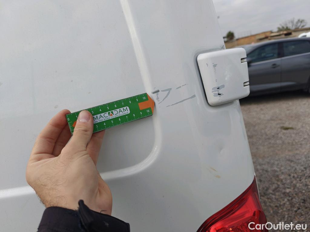  Opel  Vivaro OPEL  / 2019 / 4P / furgón 1.5 Diésel 74kW(100CV)M Std Exp #23