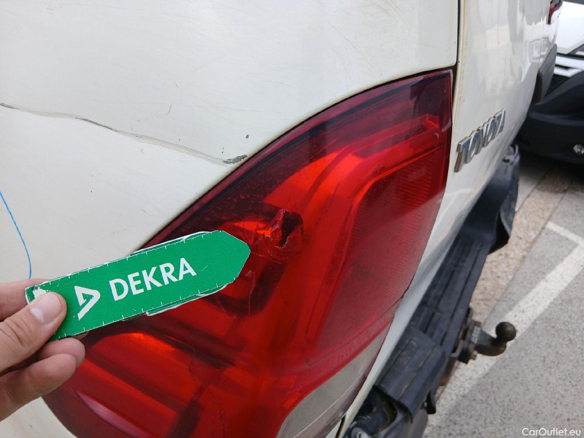  Toyota  Hilux TOYOTA  / 2016 / 4P / pickup 2.4 D-4D Cabina Doble GX #28