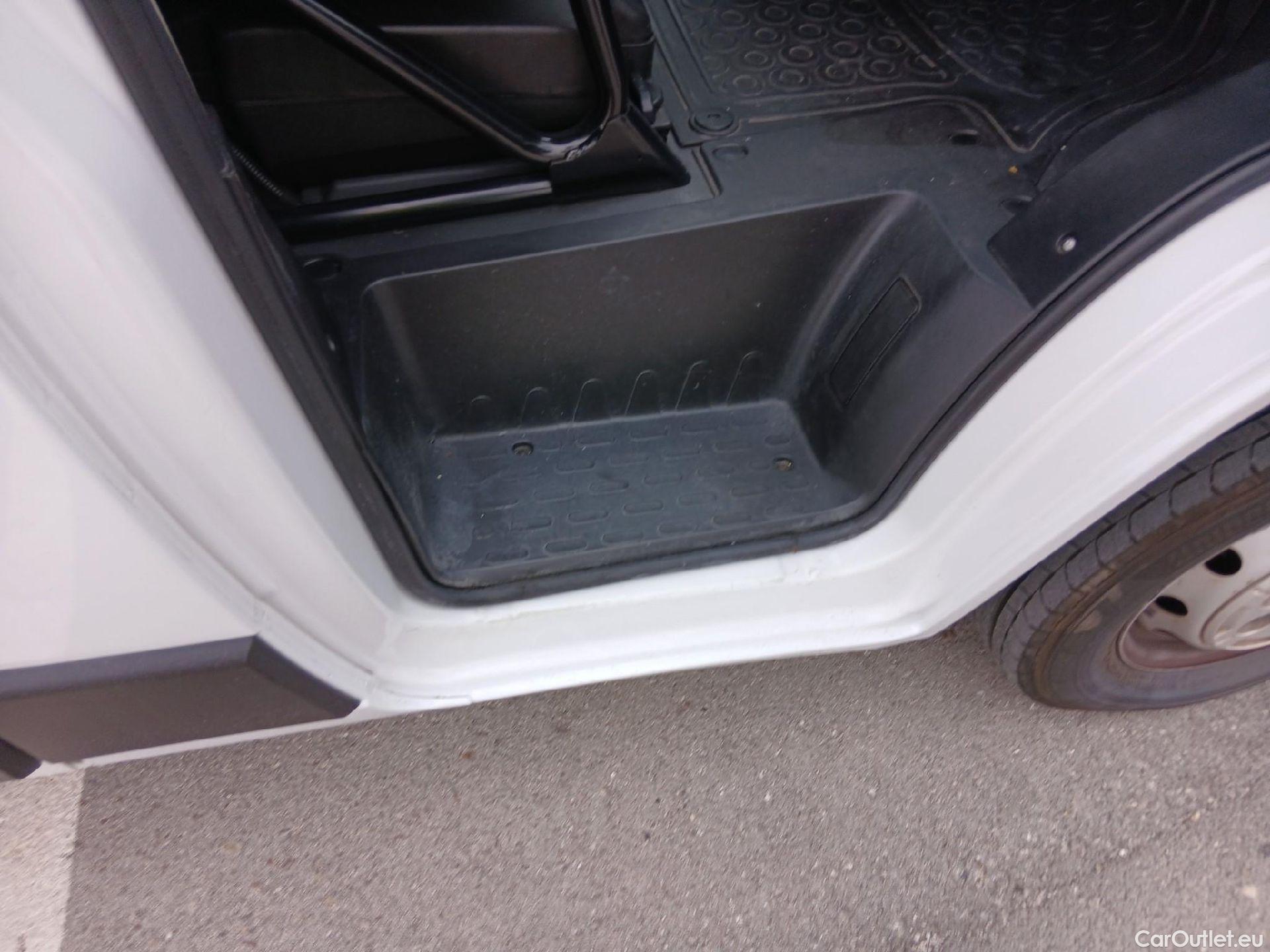  Peugeot  Boxer PEUGEOT  / 2014 / 4P / furgón 333 L2 H1 BHDI 103kW (140CV) S&S 6 V. M (AC) #20