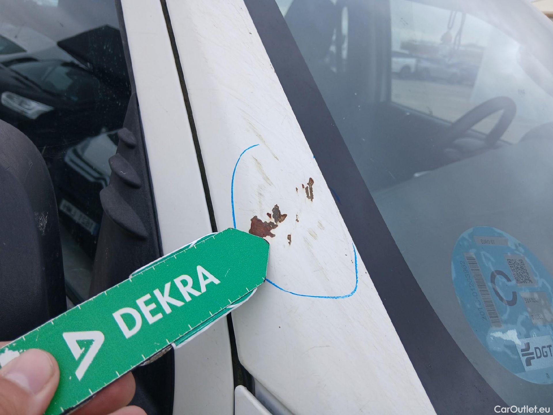  Toyota  Hilux TOYOTA  / 2016 / 4P / pickup 2.4 D-4D Cabina Doble GX #51