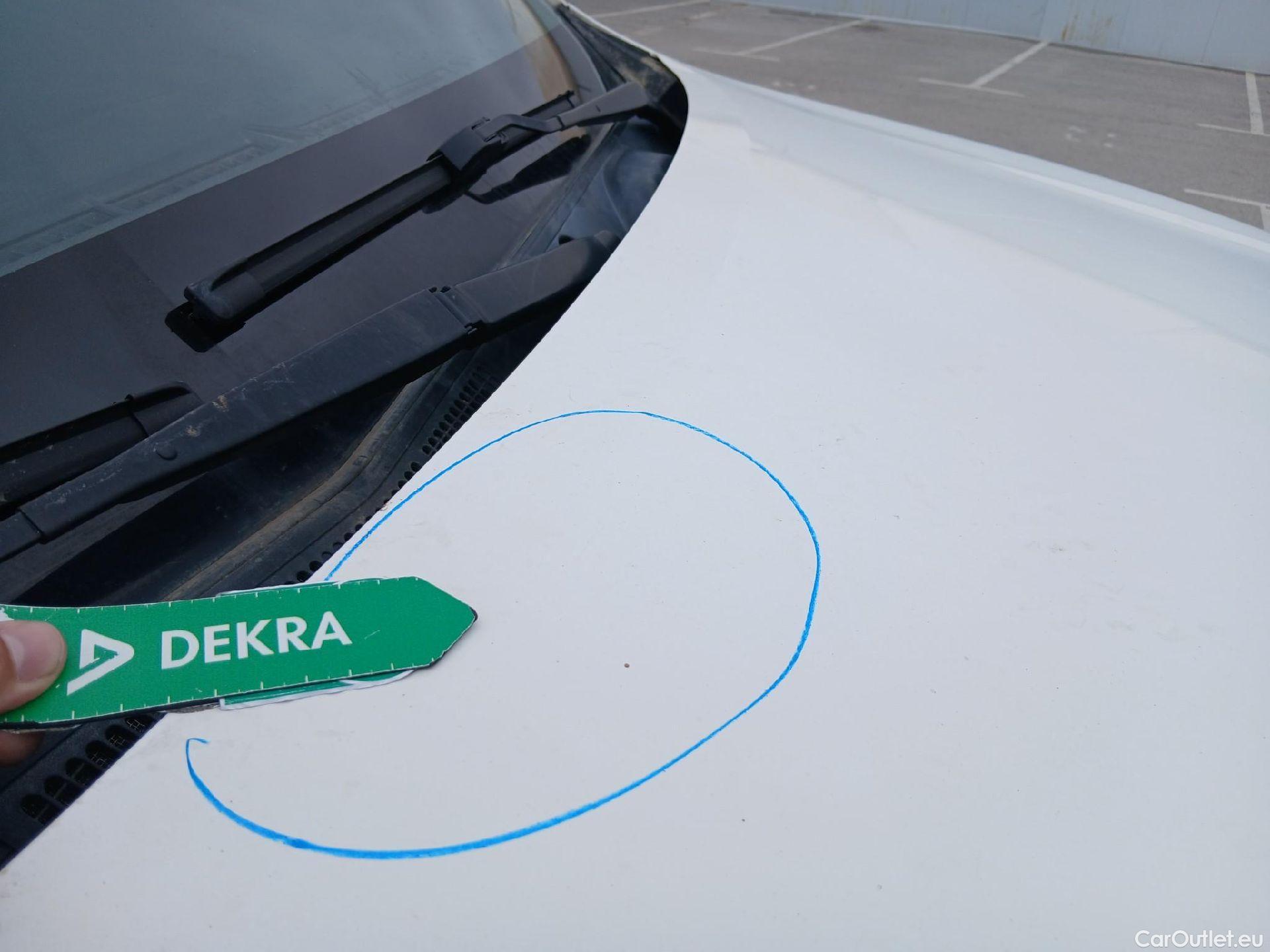  Toyota  Hilux TOYOTA  / 2016 / 4P / pickup 2.4 D-4D Cabina Doble GX #15