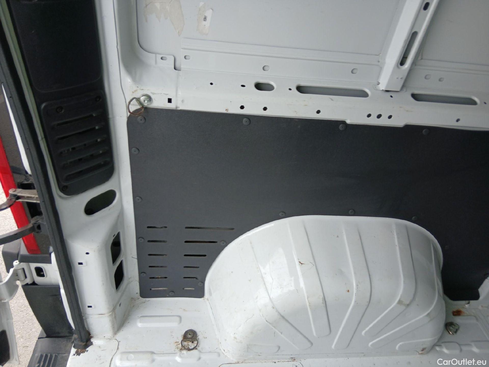  Peugeot  Boxer PEUGEOT  / 2014 / 4P / furgón 333 L2 H1 BHDI 103kW (140CV) S&S 6 V. M (AC) #15