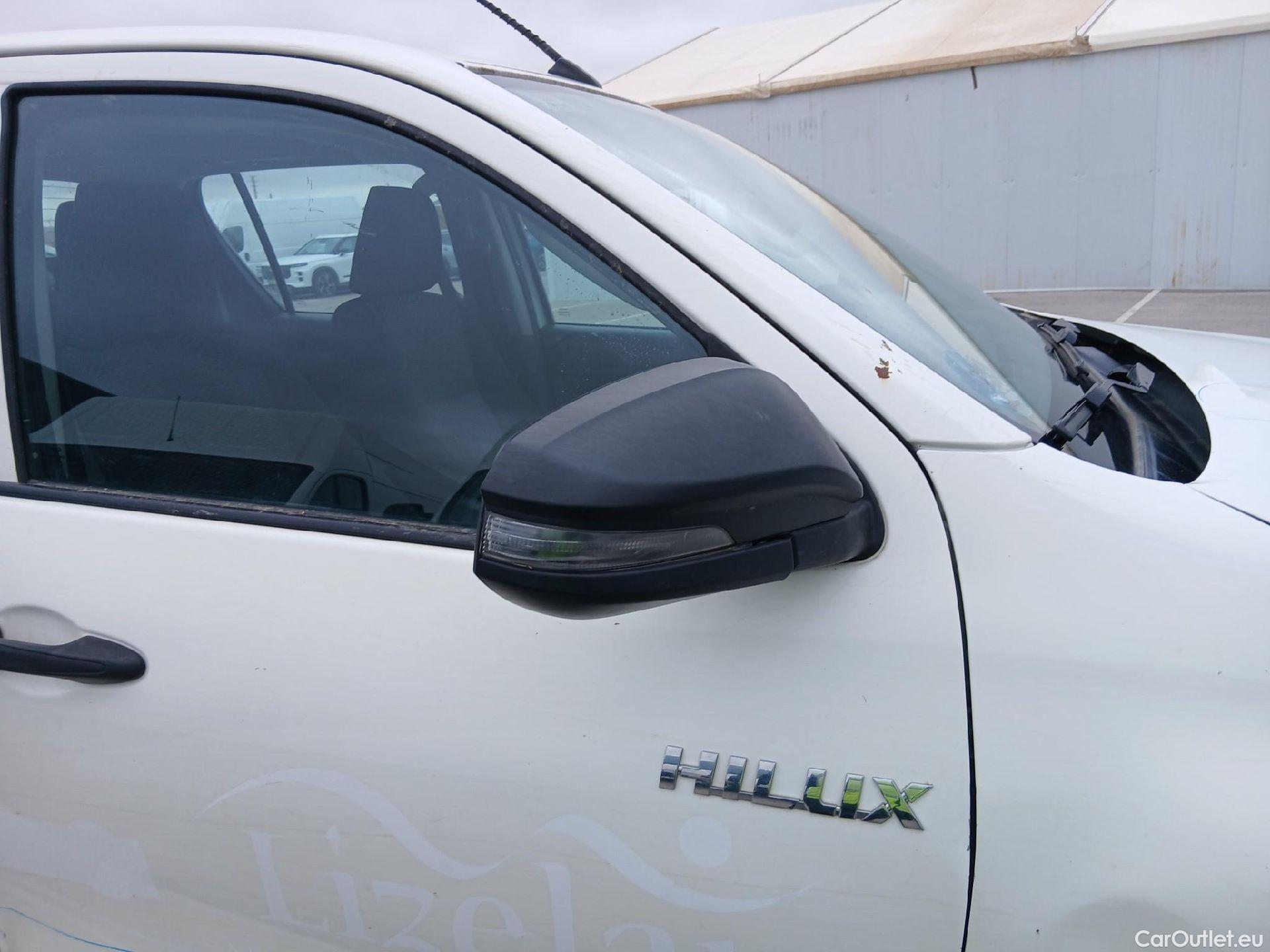  Toyota  Hilux TOYOTA  / 2016 / 4P / pickup 2.4 D-4D Cabina Doble GX #48