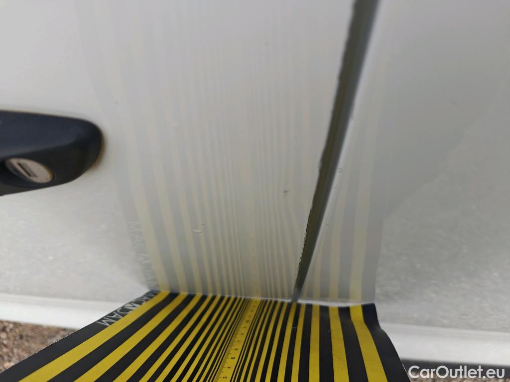  Opel  Vivaro OPEL  / 2019 / 4P / furgón 1.5 Diésel 74kW(100CV)M Std Exp #28