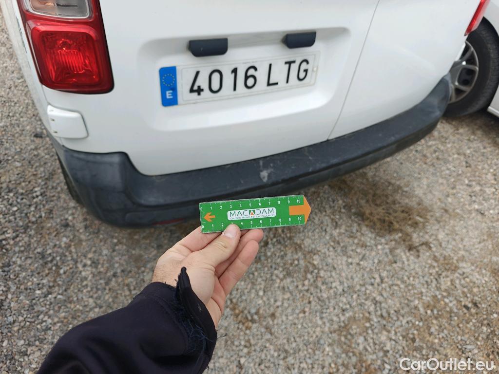  Opel  Vivaro OPEL  / 2019 / 4P / furgón 1.5 Diésel 74kW(100CV)M Std Exp #51