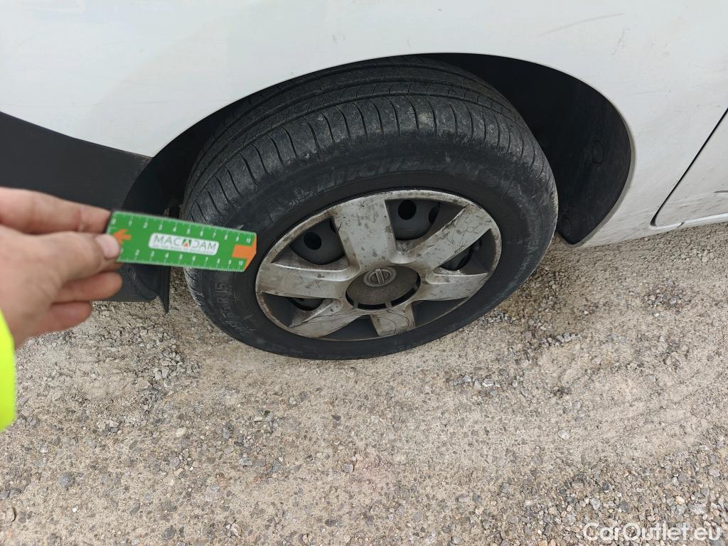  Nissan  NV200 NISSAN NV250 / 2019 / 4P / furgón 3pl 1.5dCi 70 kW (95 CV) L2H1 ÓPTIMA #60