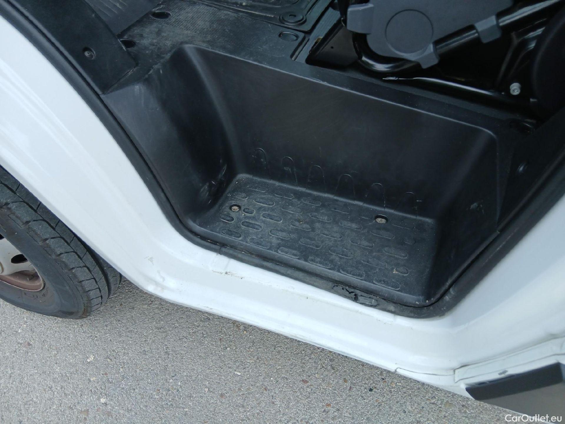  Peugeot  Boxer PEUGEOT  / 2014 / 4P / furgón 333 L2 H1 BHDI 103kW (140CV) S&S 6 V. M (AC) #4