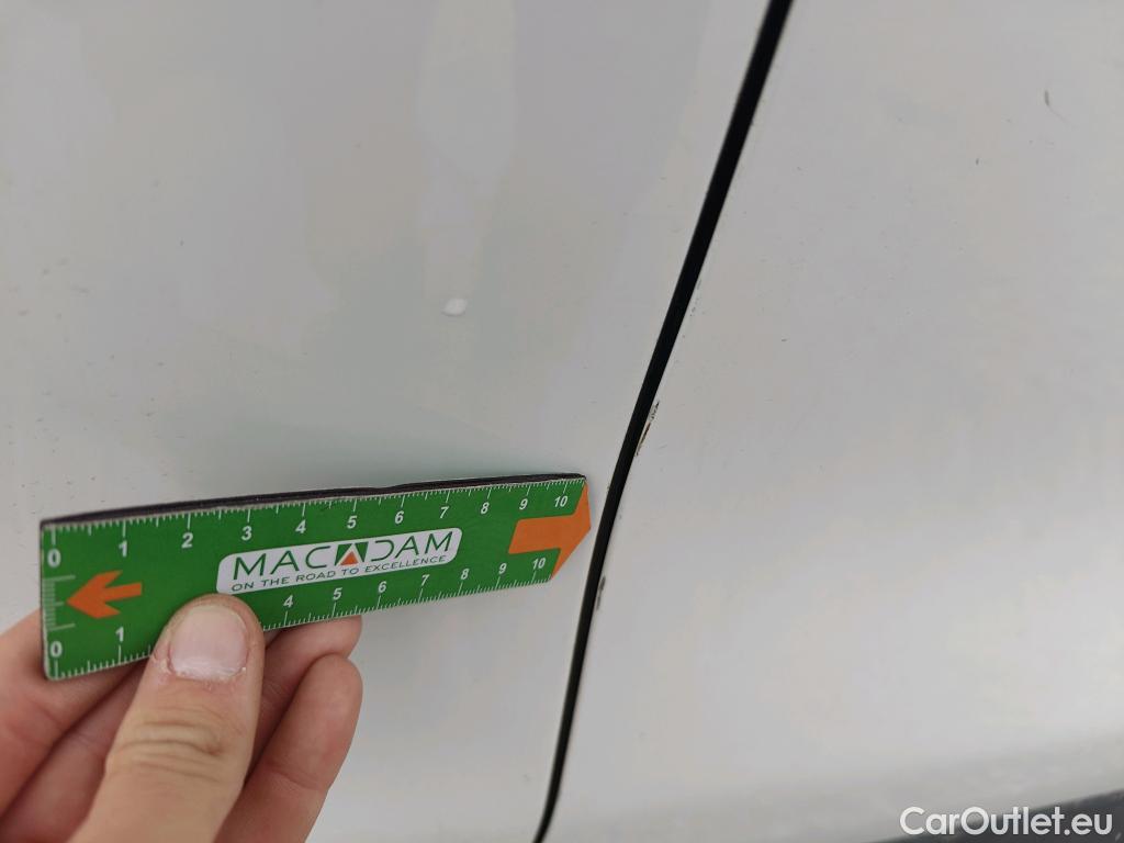  Opel  Vivaro OPEL  / 2019 / 4P / furgón 1.5 Diésel 74kW(100CV)M Std Exp #35