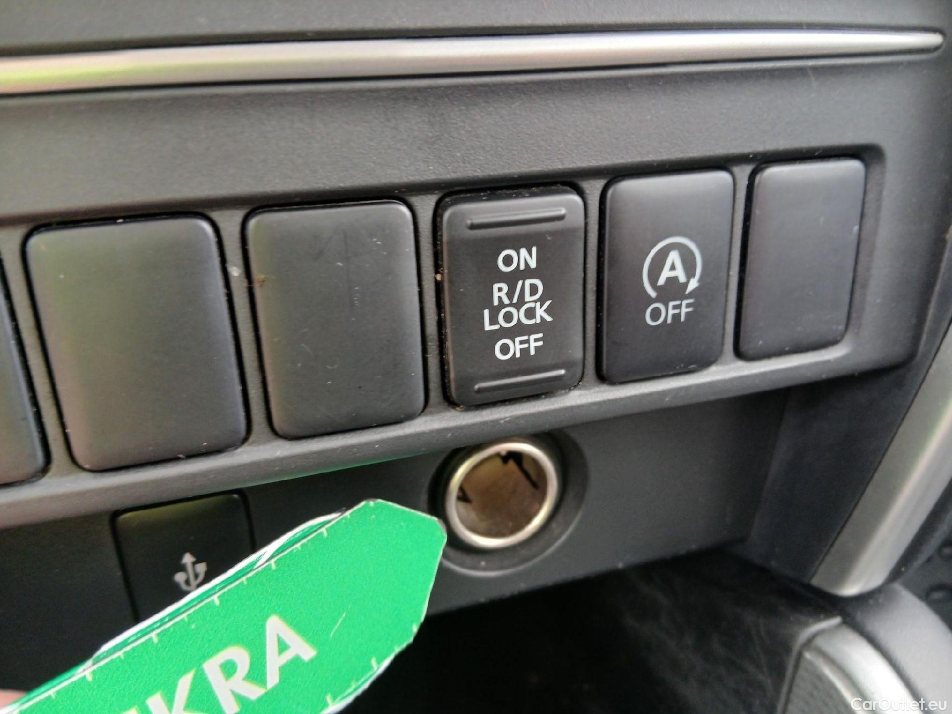  Mitsubishi  L200 MITSUBISHI  / 2019 / 4P / pickup doble cabina D/C 220 DI-D M-Pro #38