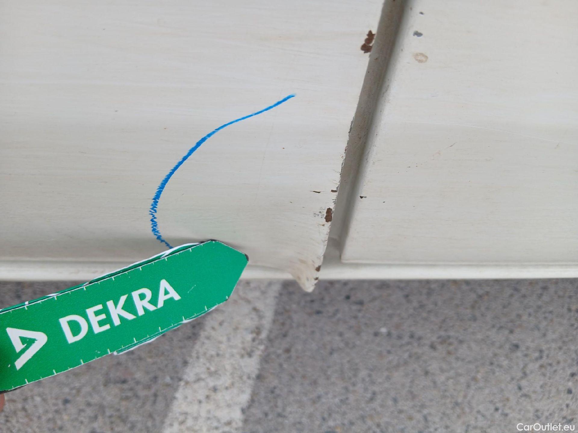  Toyota  Hilux TOYOTA  / 2016 / 4P / pickup 2.4 D-4D Cabina Doble GX #24