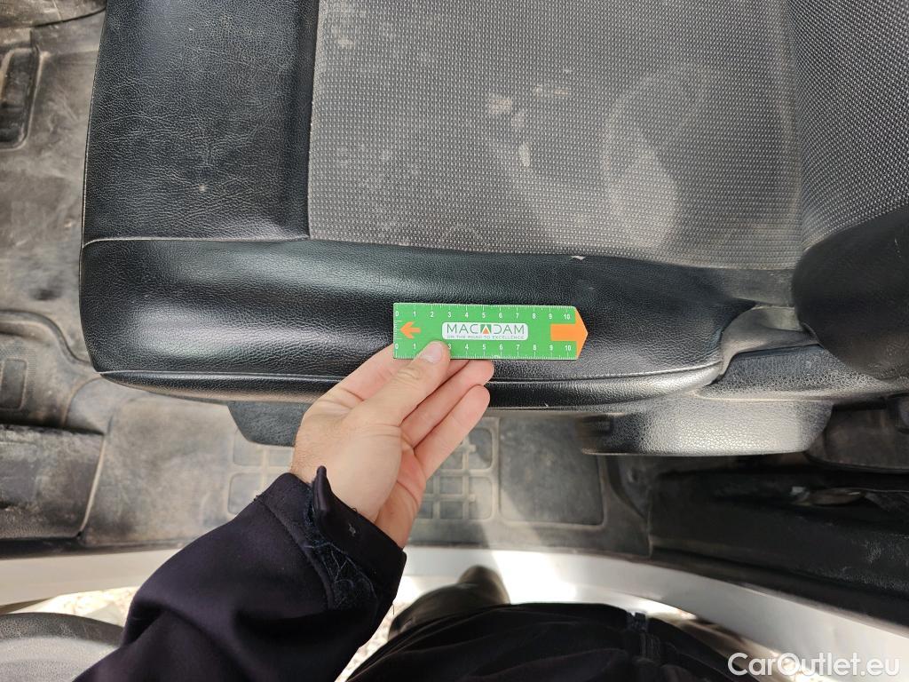  Opel  Vivaro OPEL  / 2019 / 4P / furgón 1.5 Diésel 74kW(100CV)M Std Exp #43