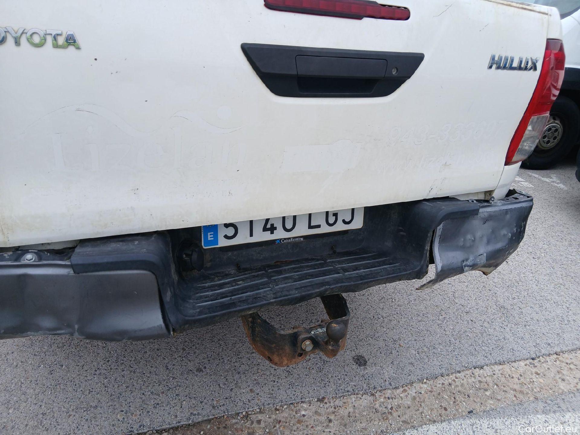  Toyota  Hilux TOYOTA  / 2016 / 4P / pickup 2.4 D-4D Cabina Doble GX #32