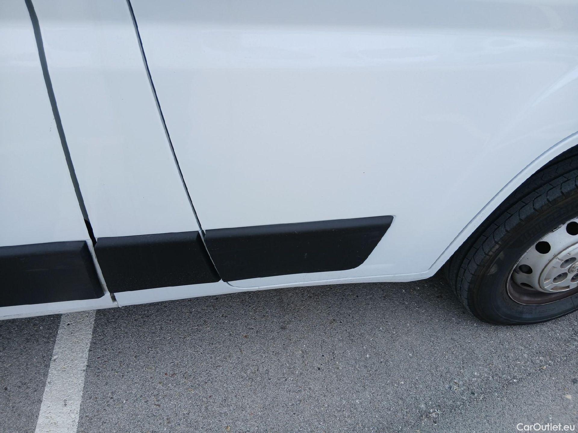  Peugeot  Boxer PEUGEOT  / 2014 / 4P / furgón 333 L2 H1 BHDI 103kW (140CV) S&S 6 V. M (AC) #47