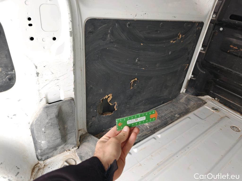  Opel  Vivaro OPEL  / 2019 / 4P / furgón 1.5 Diésel 74kW(100CV)M Std Exp #8