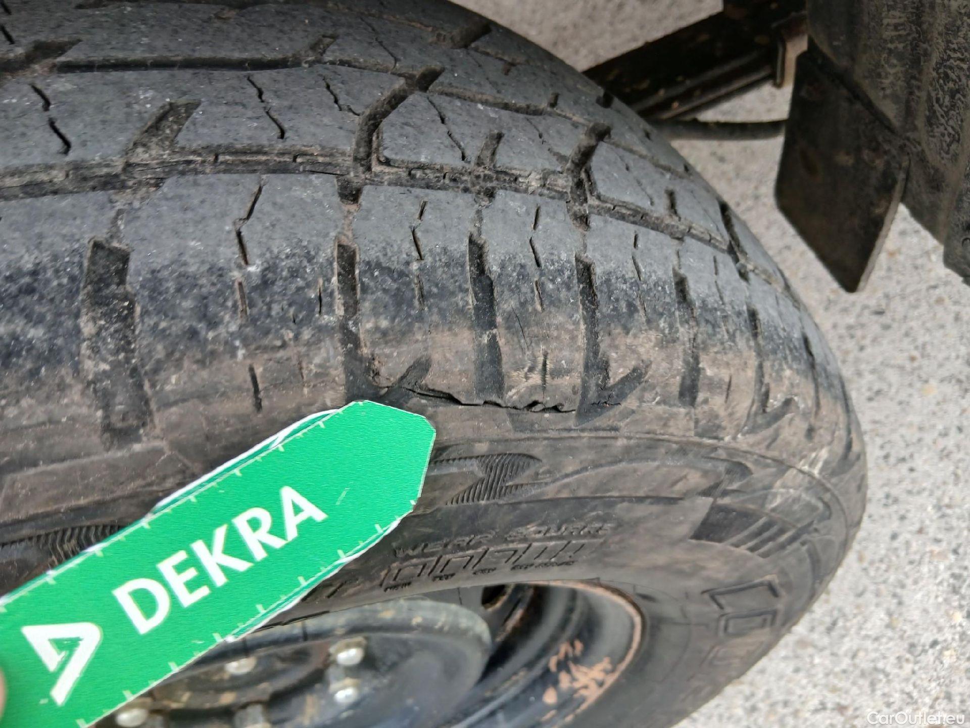  Toyota  Hilux TOYOTA  / 2016 / 4P / pickup 2.4 D-4D Cabina Doble GX #12