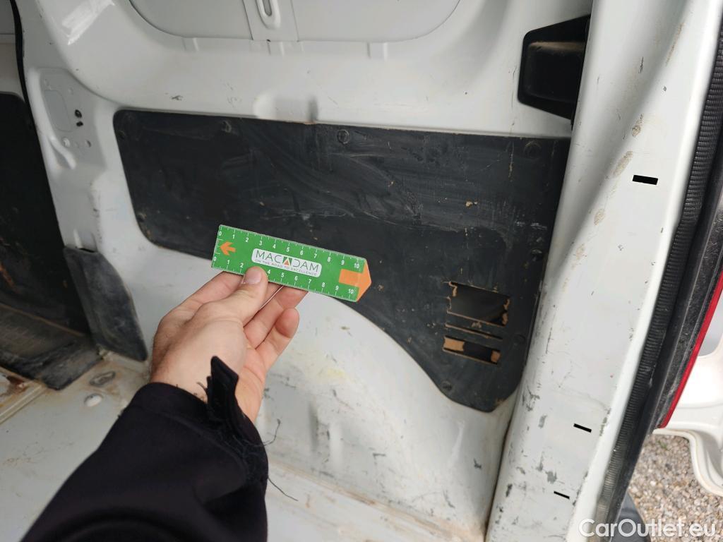  Opel  Vivaro OPEL  / 2019 / 4P / furgón 1.5 Diésel 74kW(100CV)M Std Exp #49