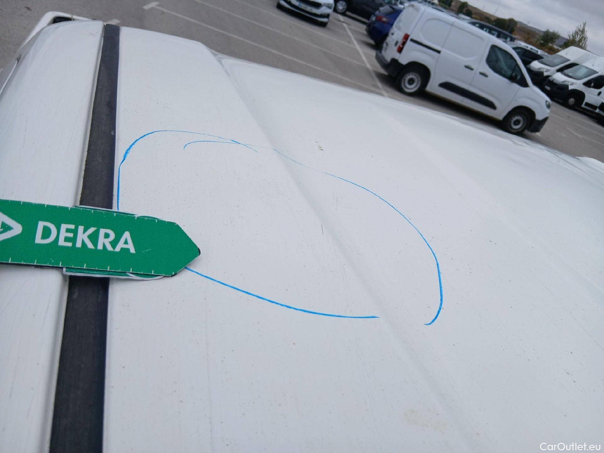  Toyota  Hilux TOYOTA  / 2016 / 4P / pickup 2.4 D-4D Cabina Doble GX #6