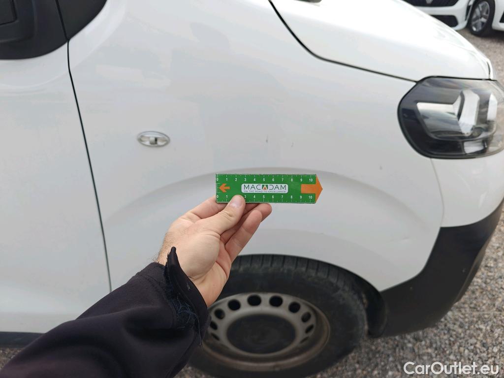  Opel  Vivaro OPEL  / 2019 / 4P / furgón 1.5 Diésel 74kW(100CV)M Std Exp #38