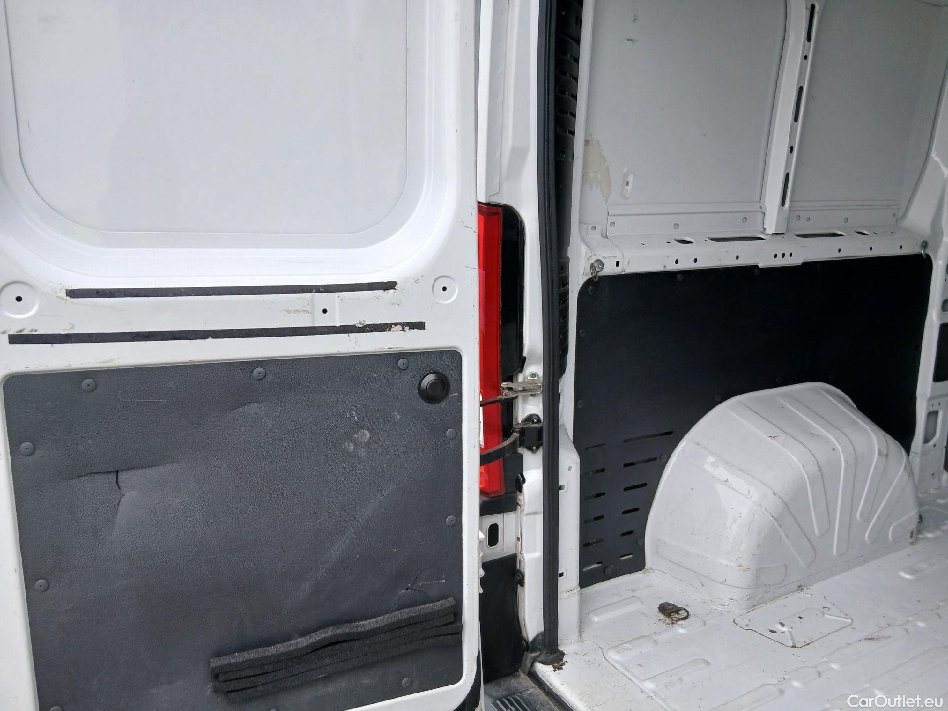  Peugeot  Boxer PEUGEOT  / 2014 / 4P / furgón 333 L2 H1 BHDI 103kW (140CV) S&S 6 V. M (AC) #6