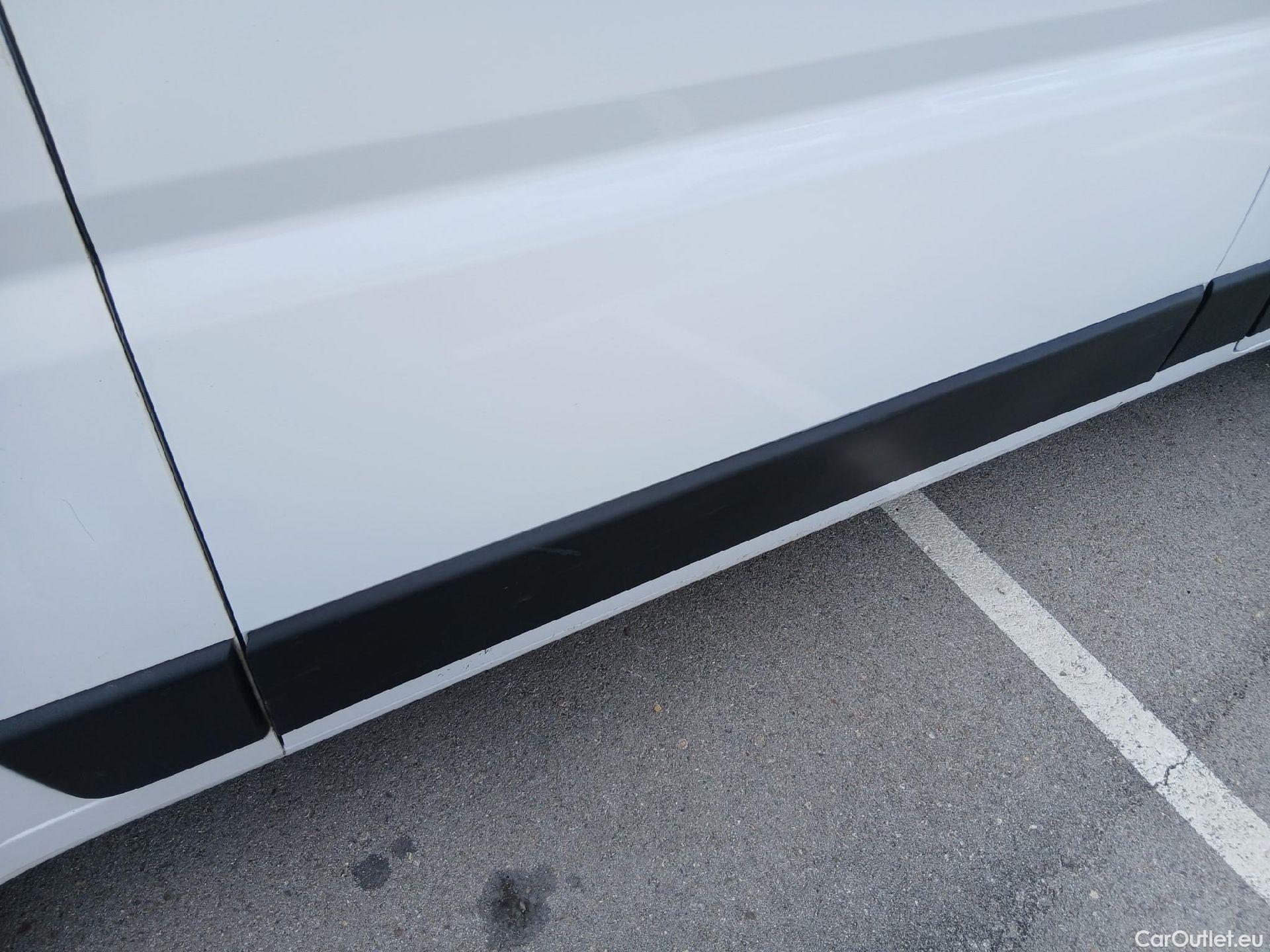  Peugeot  Boxer PEUGEOT  / 2014 / 4P / furgón 333 L2 H1 BHDI 103kW (140CV) S&S 6 V. M (AC) #42