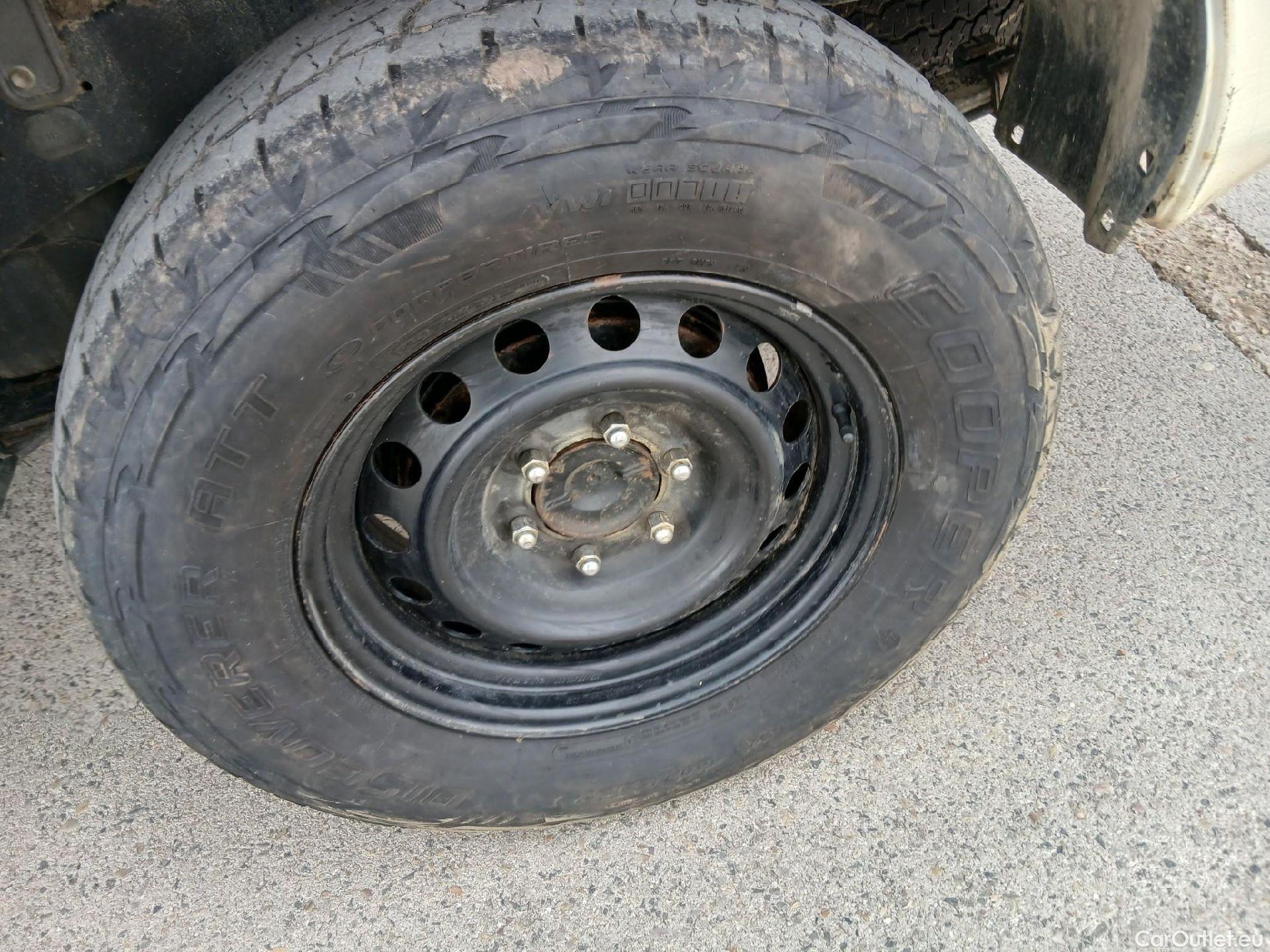  Toyota  Hilux TOYOTA  / 2016 / 4P / pickup 2.4 D-4D Cabina Doble GX #10