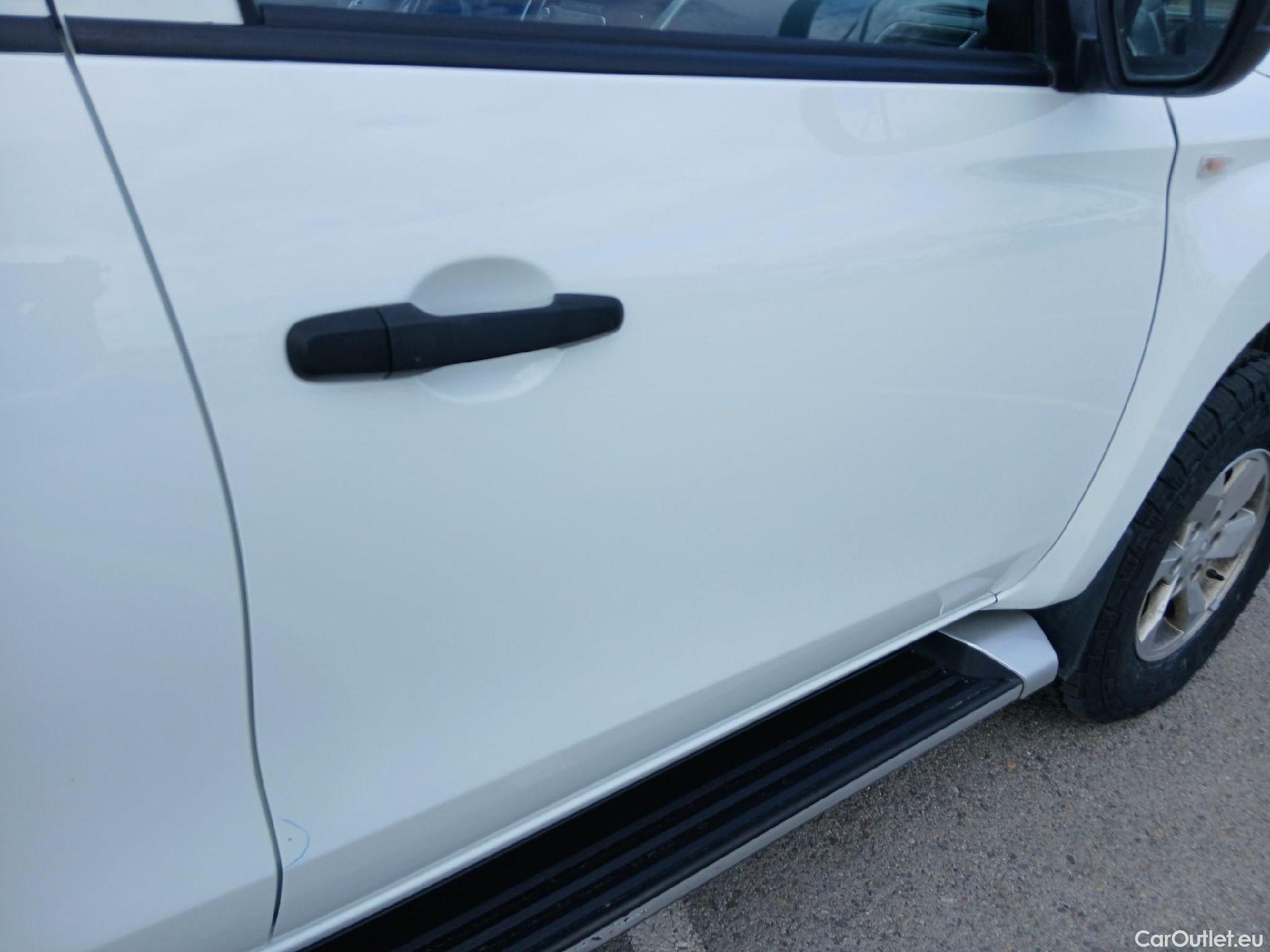  Mitsubishi  L200 MITSUBISHI  / 2019 / 4P / pickup doble cabina D/C 220 DI-D M-Pro #32