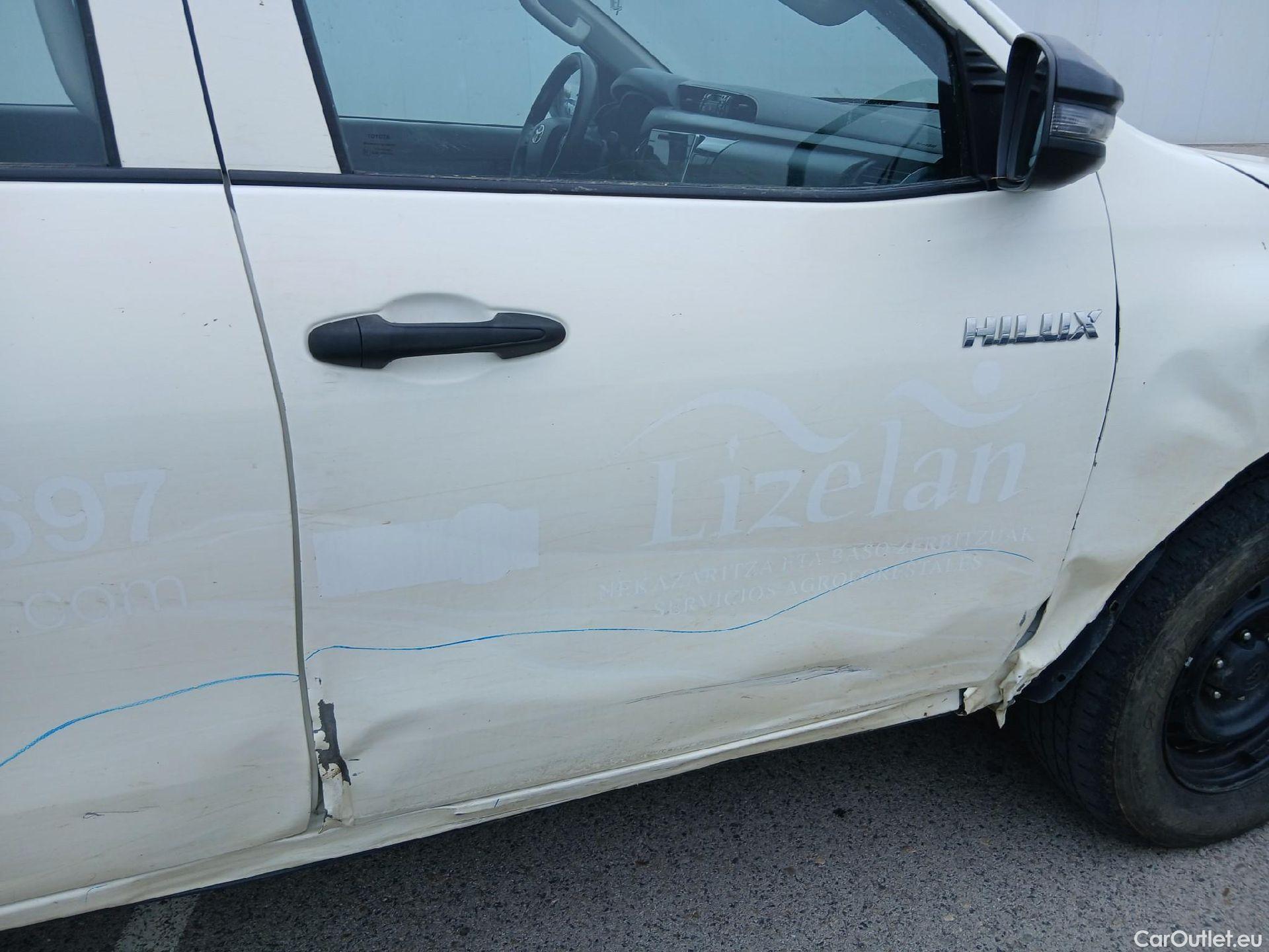  Toyota  Hilux TOYOTA  / 2016 / 4P / pickup 2.4 D-4D Cabina Doble GX #46