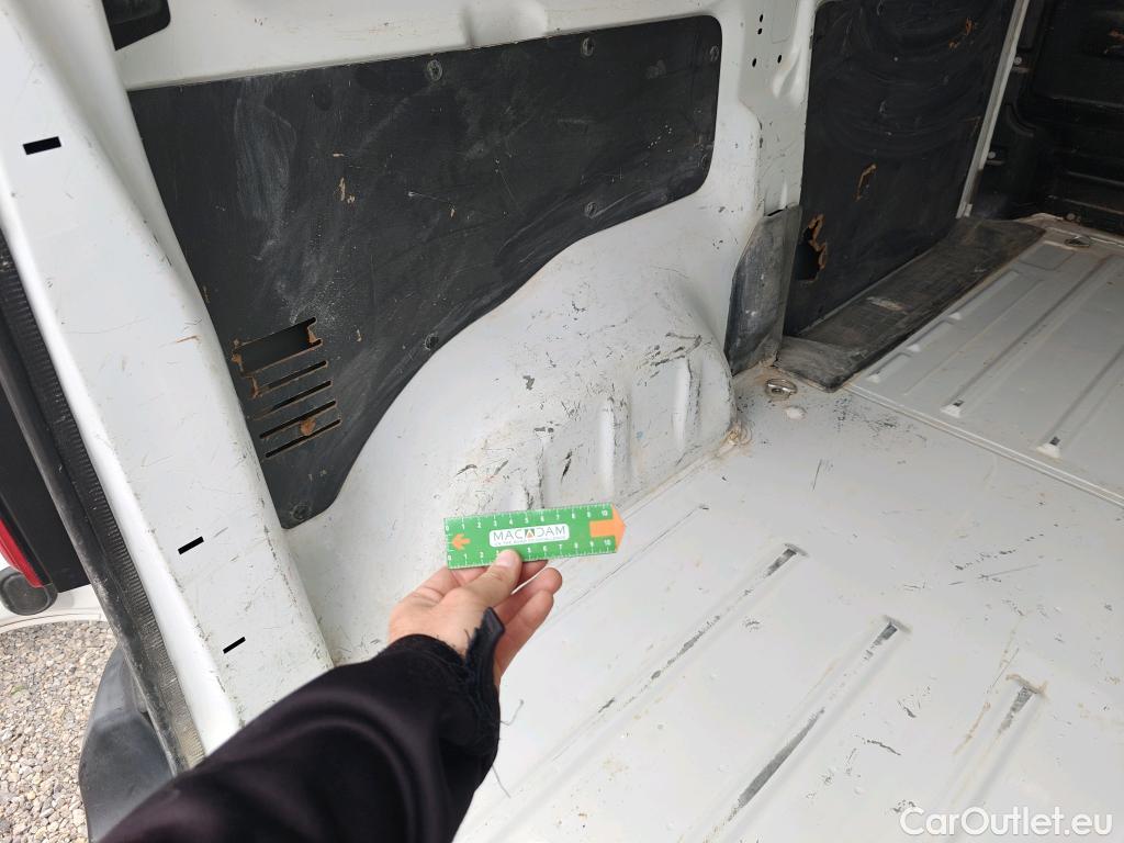  Opel  Vivaro OPEL  / 2019 / 4P / furgón 1.5 Diésel 74kW(100CV)M Std Exp #19