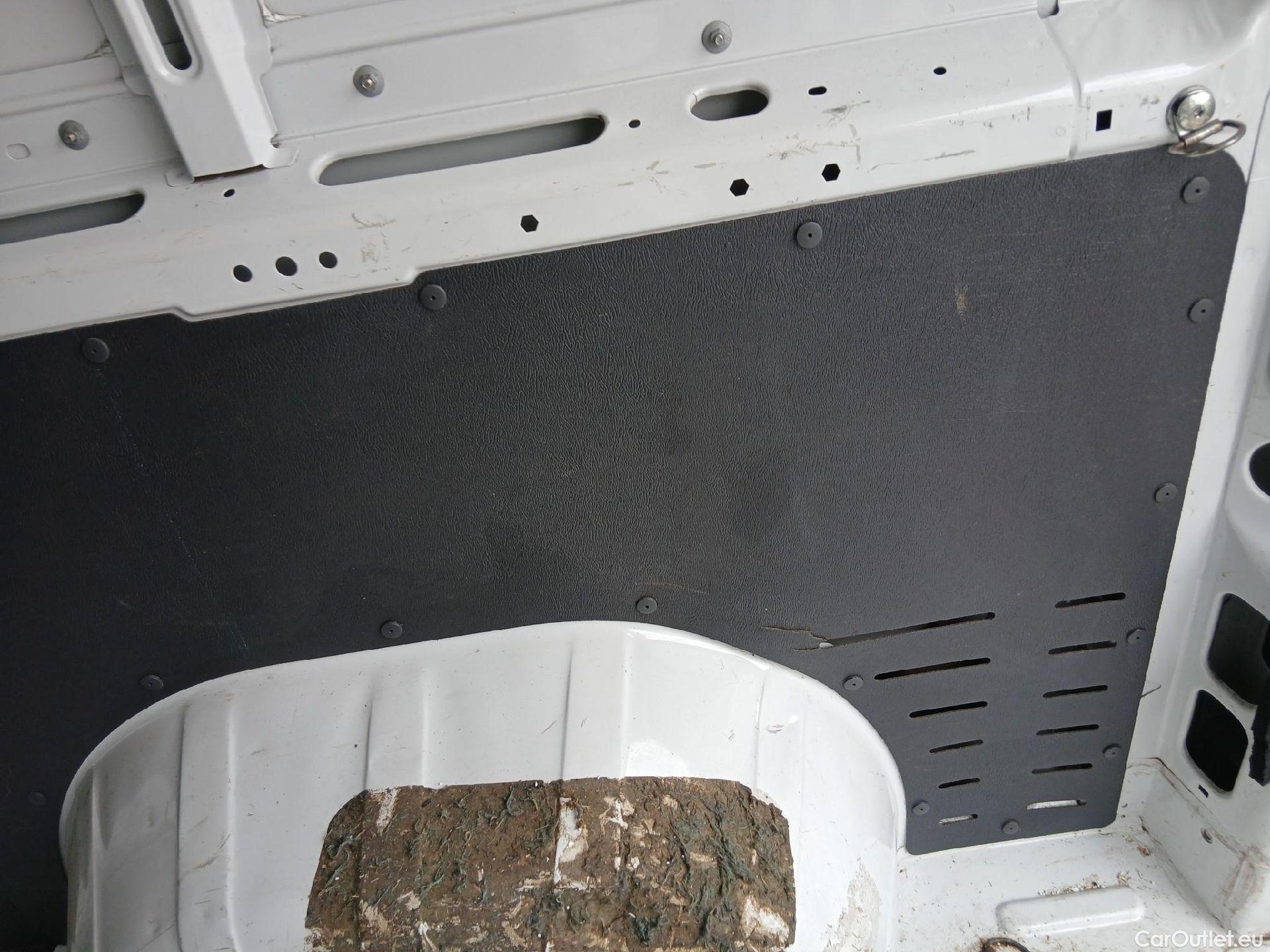  Peugeot  Boxer PEUGEOT  / 2014 / 4P / furgón 333 L2 H1 BHDI 103kW (140CV) S&S 6 V. M (AC) #13