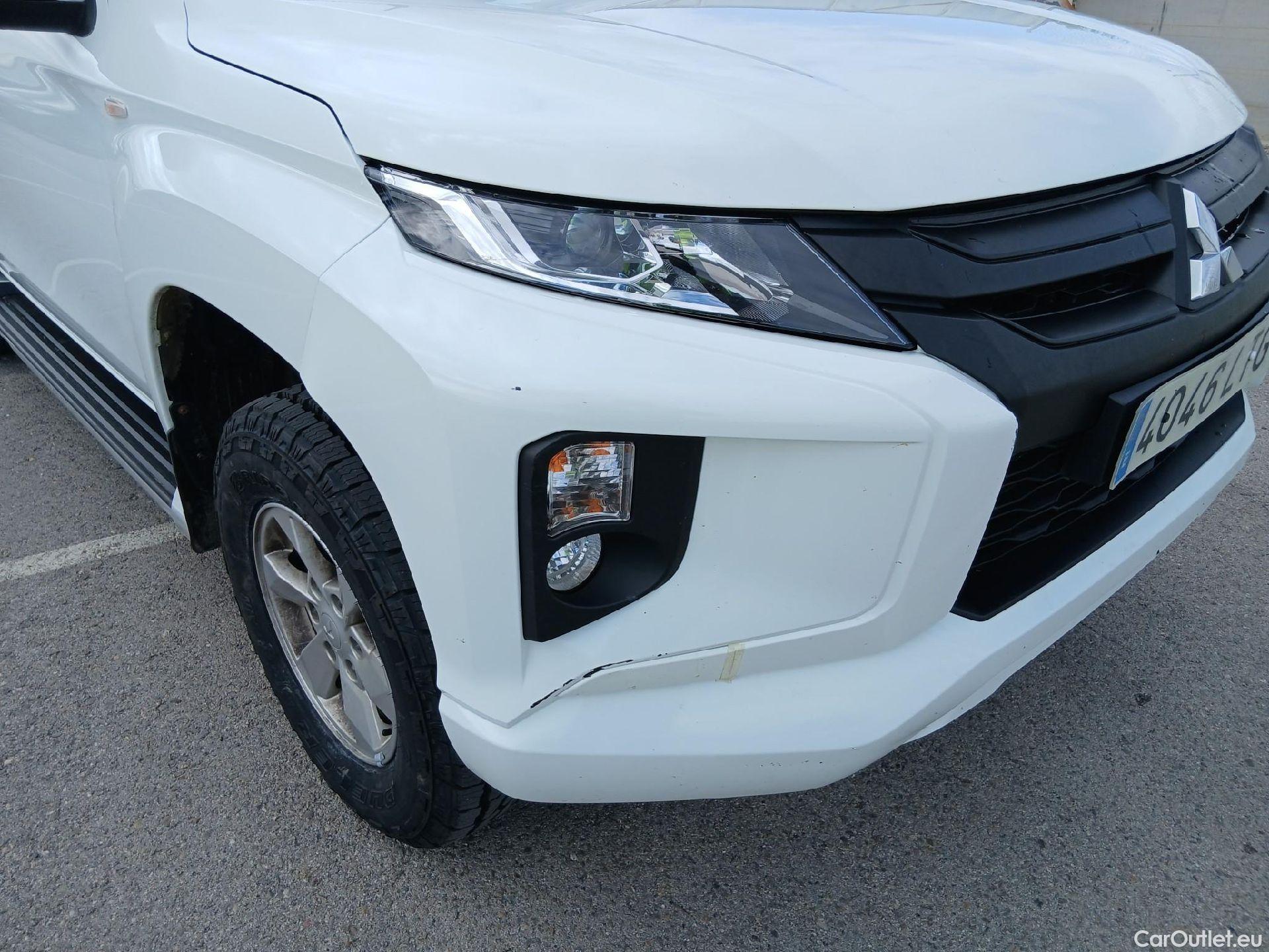  Mitsubishi  L200 MITSUBISHI  / 2019 / 4P / pickup doble cabina D/C 220 DI-D M-Pro #15