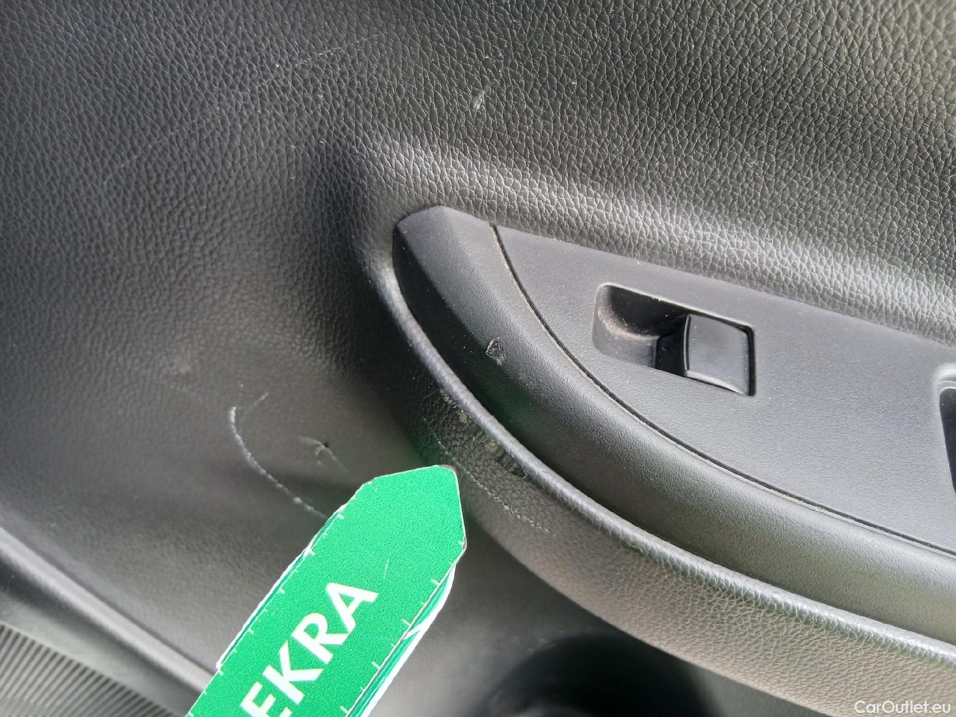  Mitsubishi  L200 MITSUBISHI  / 2019 / 4P / pickup doble cabina D/C 220 DI-D M-Pro #7