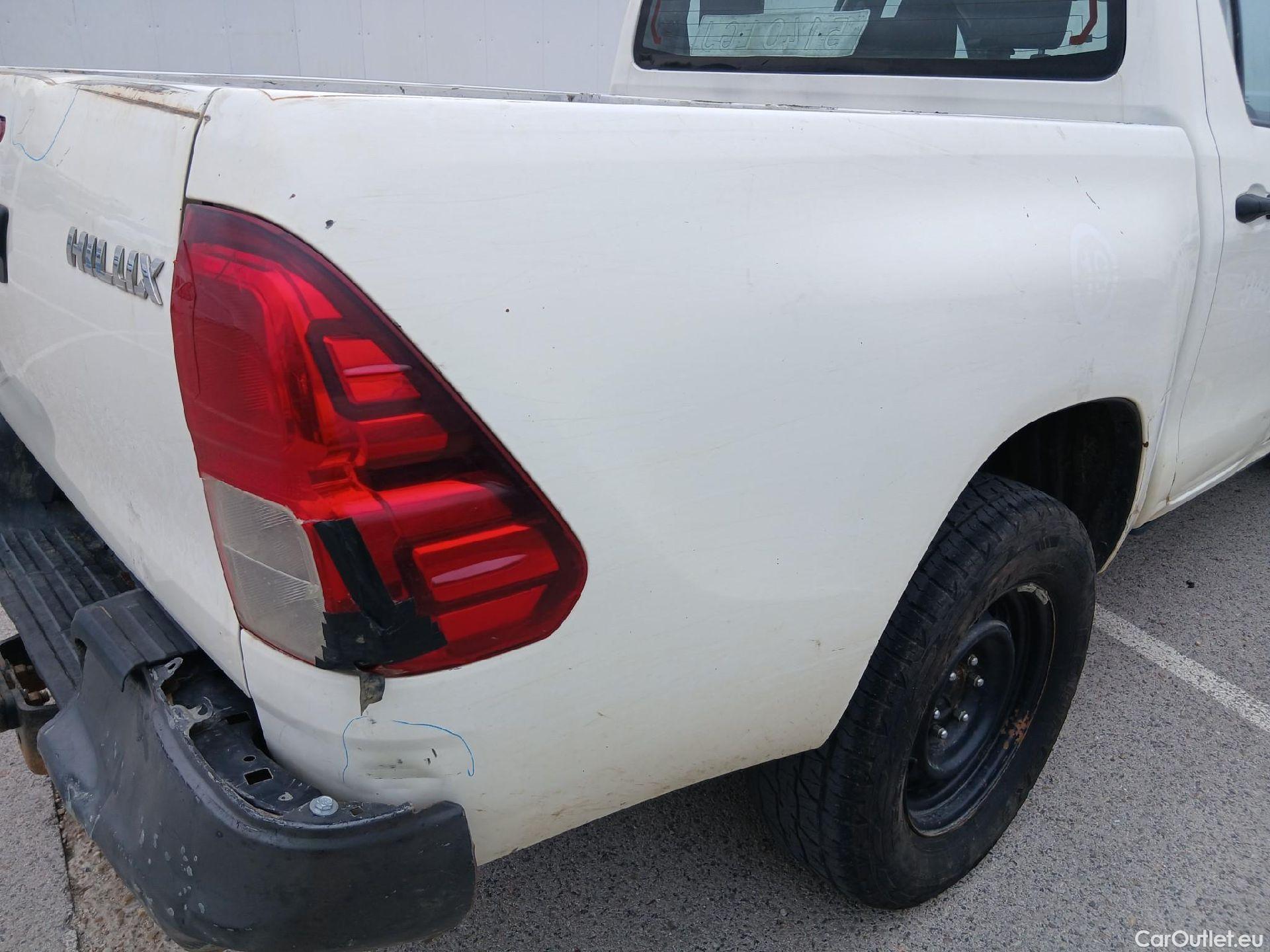  Toyota  Hilux TOYOTA  / 2016 / 4P / pickup 2.4 D-4D Cabina Doble GX #39