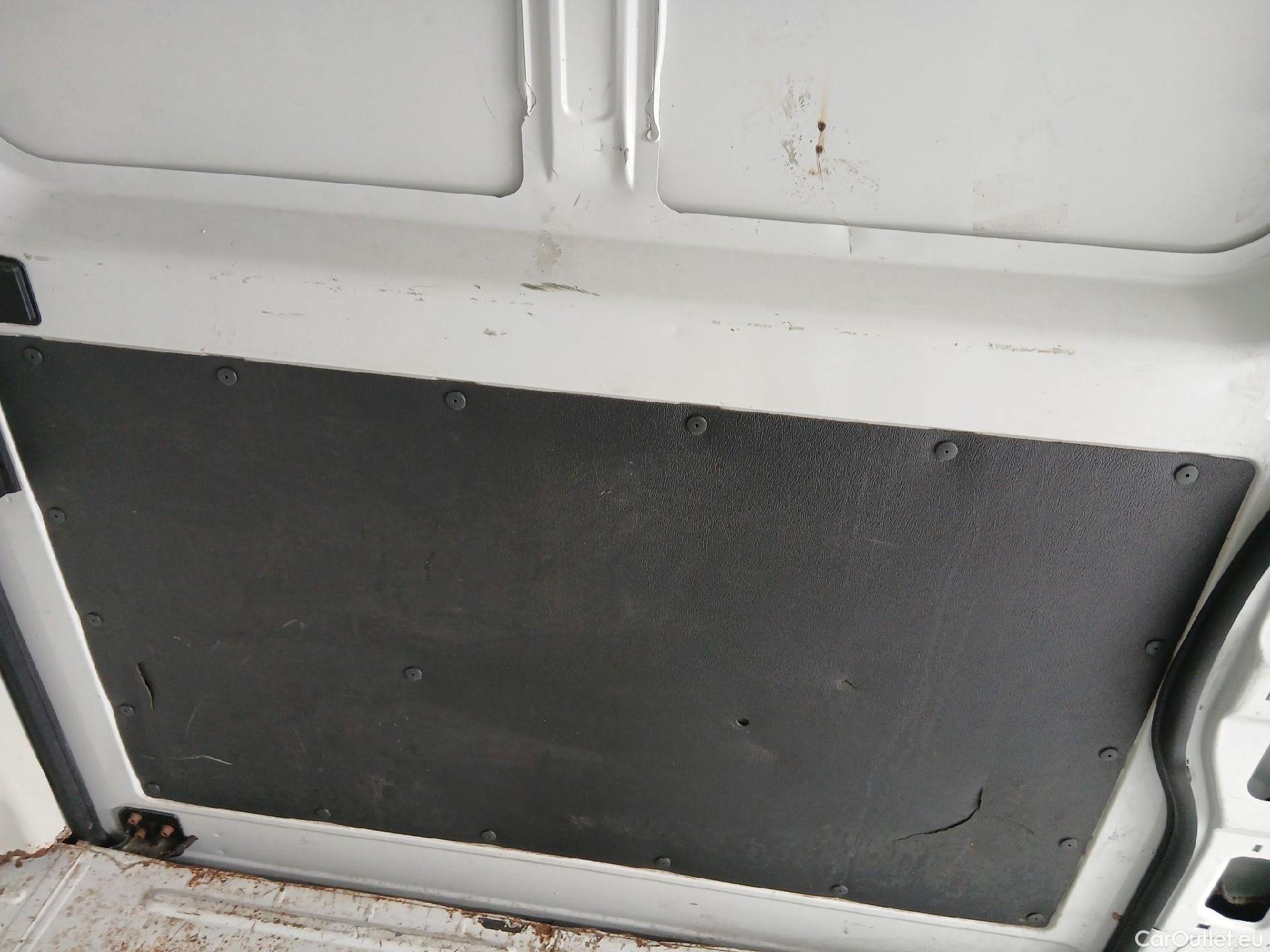  Peugeot  Boxer PEUGEOT  / 2014 / 4P / furgón 333 L2 H1 BHDI 103kW (140CV) S&S 6 V. M (AC) #12